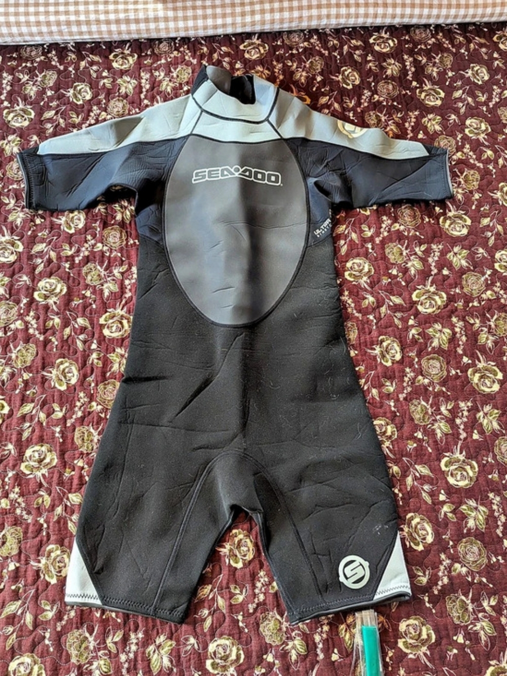 Sea-Doo neoprene wetsuit Men's Black & Gray Shorty Wetsuit Size Medium